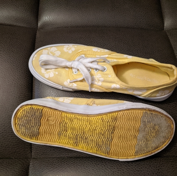 YELLOW FLORAL SNEAKERS SIZE 7 WOMAN'S - Picture 2 of 4